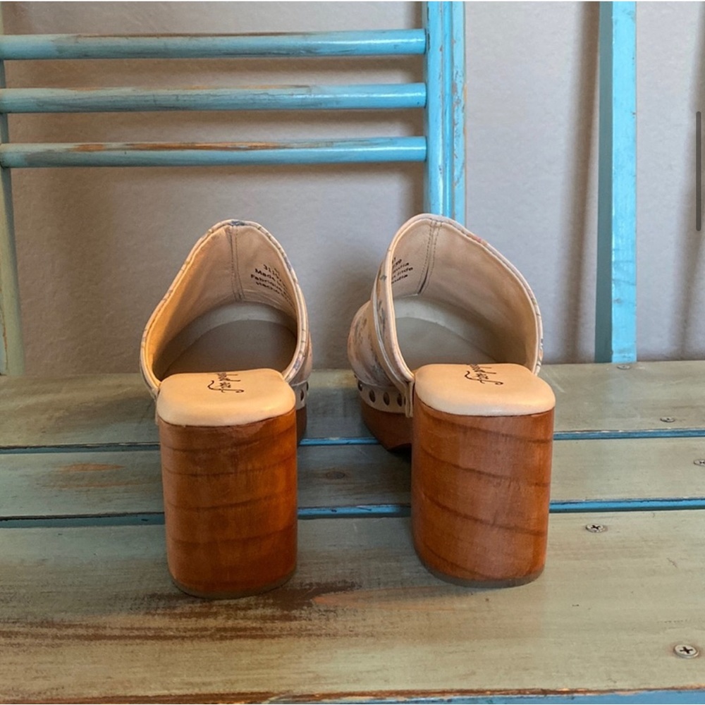 Free People Boho Calabasas Floral Leather Clogs With Rivet Trimming Size 41 New - Picture 8 of 15